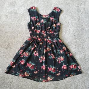 Flowery party dress Women size 2, black red